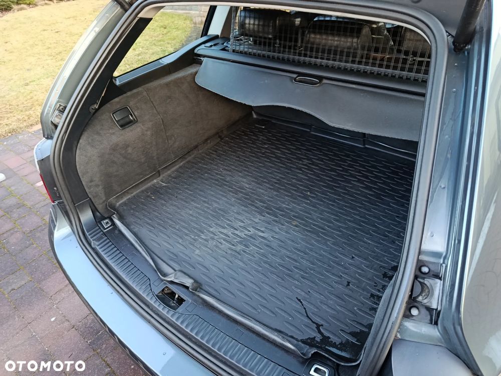 BMW Seria 5 525d - 12