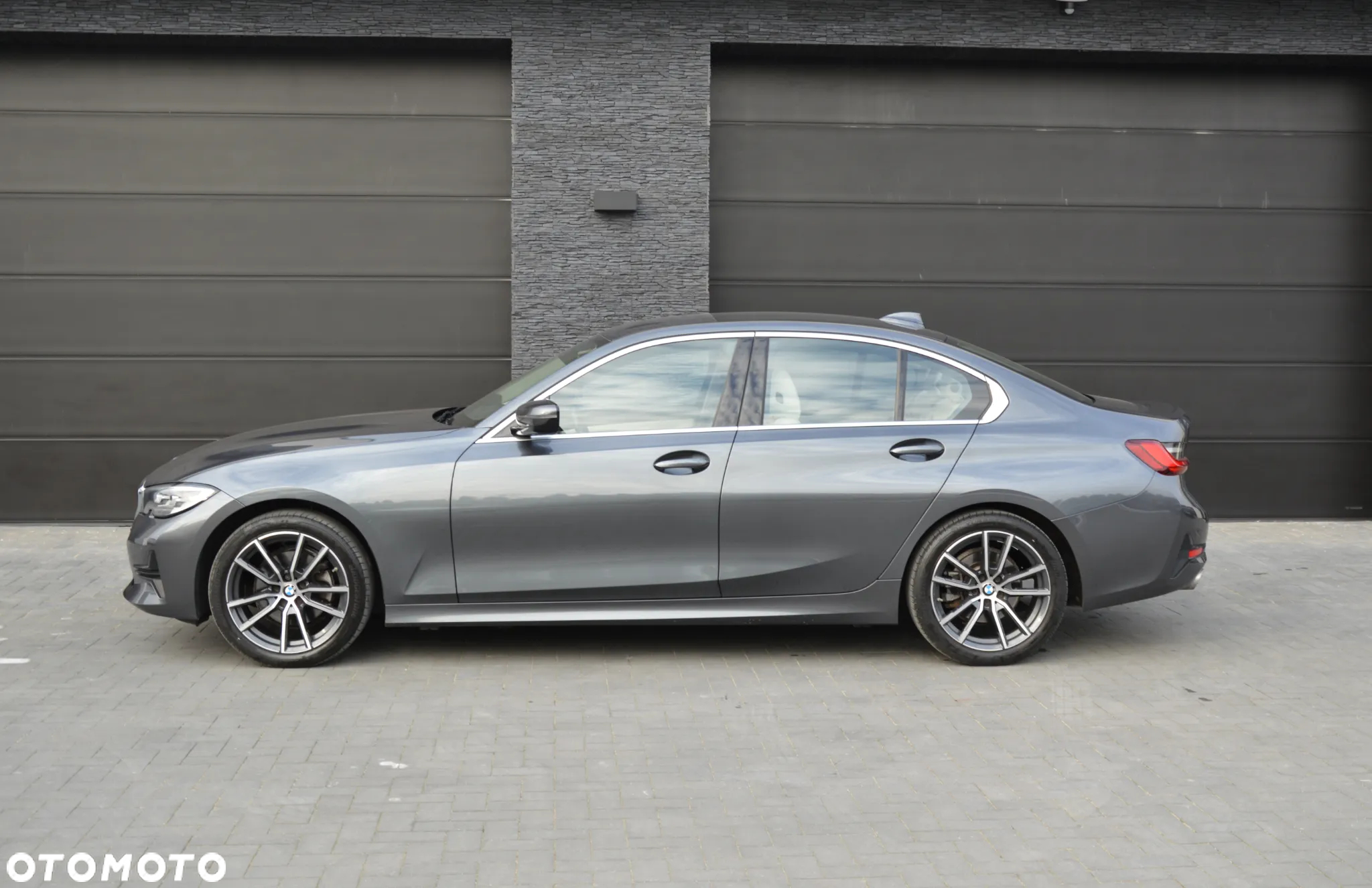 BMW Seria 3 320i Sport Line - 2
