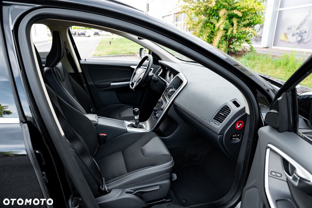 Volvo XC 60 D5 AWD Momentum - 19