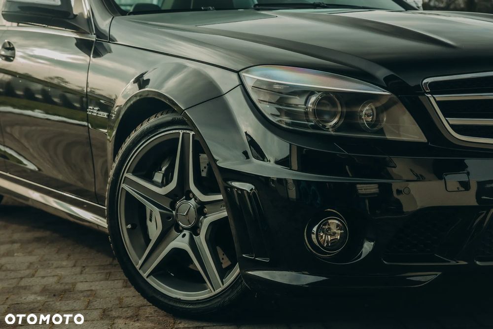 Mercedes-Benz Klasa C 63 AMG 7G-TRONIC SPORT EDITION - 23