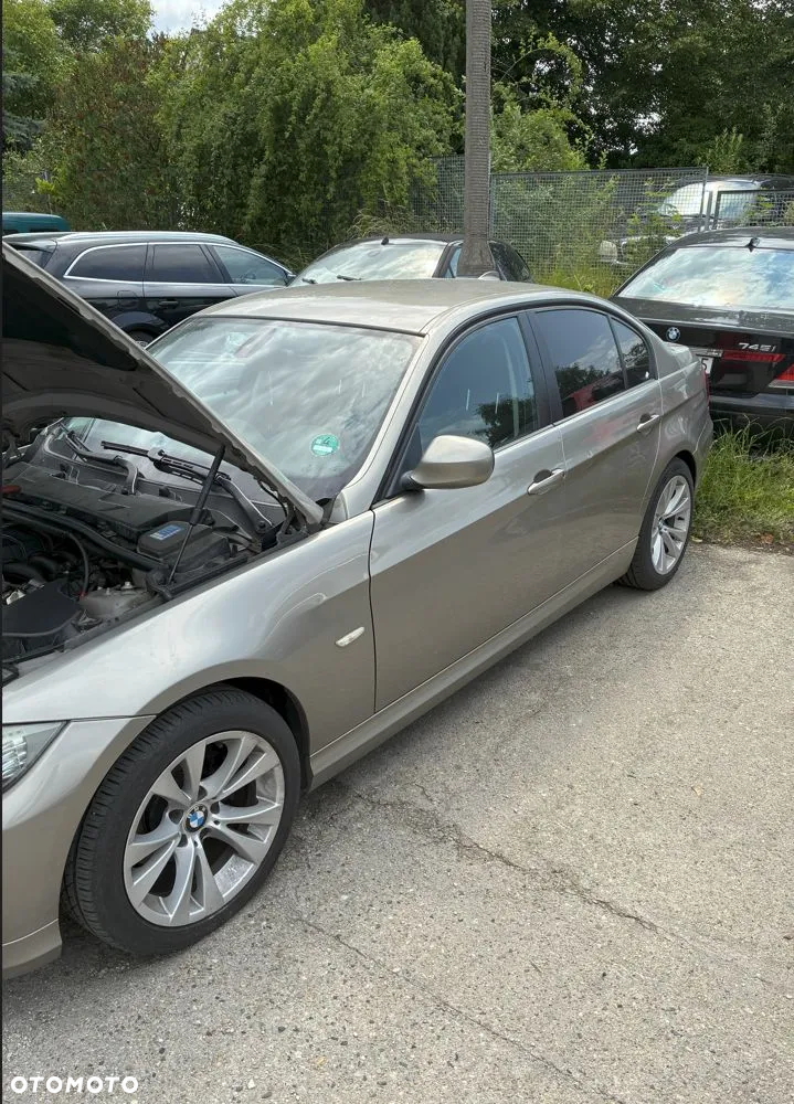 BMW Seria 3 318i - 11