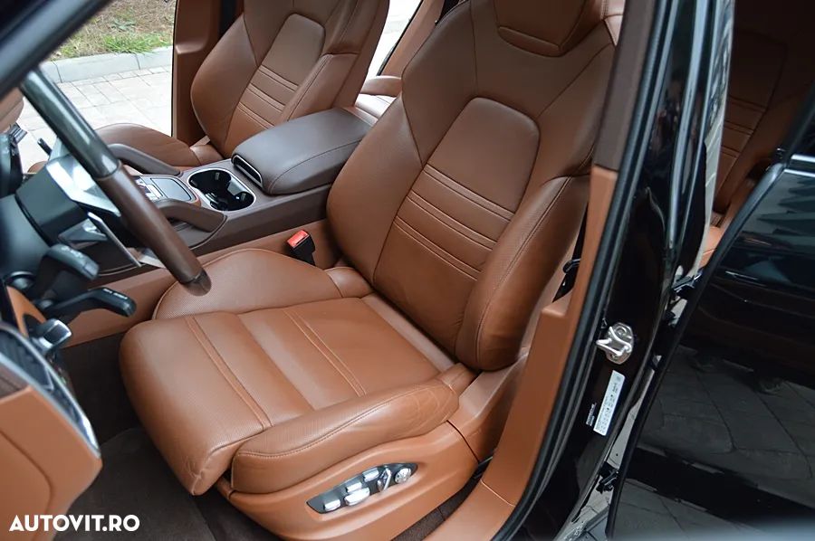 Porsche Cayenne S Tiptronic S Platinum Edition - 33