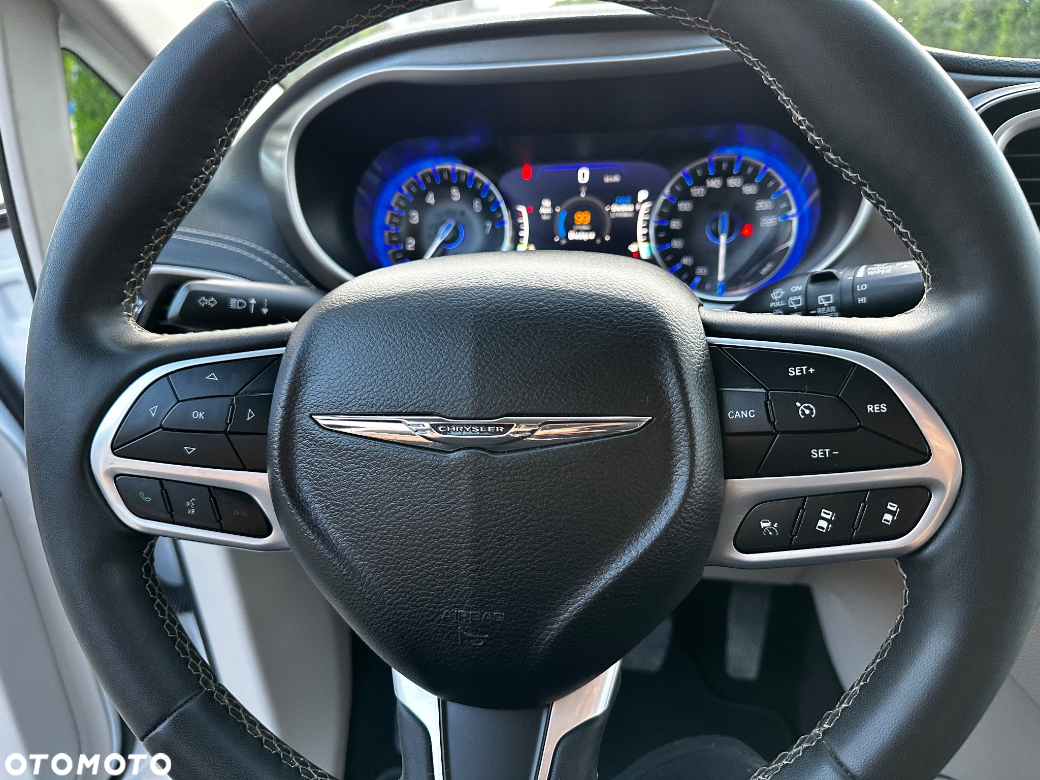 Chrysler Pacifica - 22