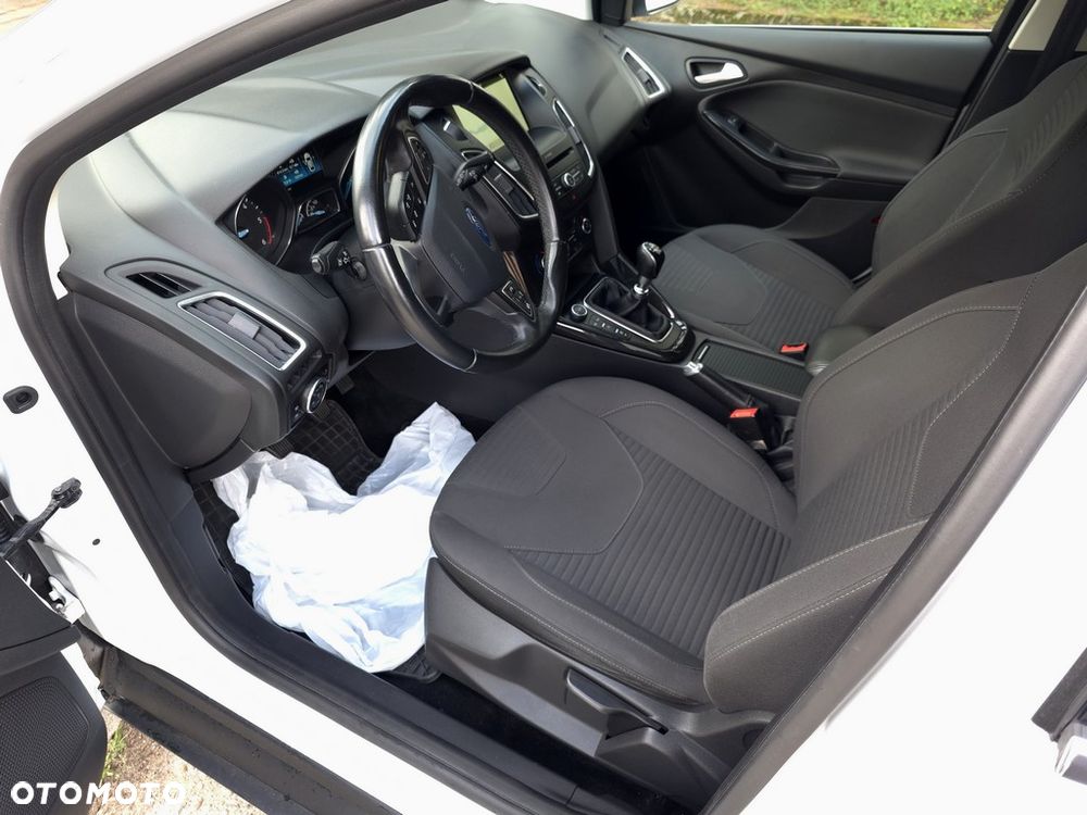 Ford Focus 2.0 TDCi Titanium ASS - 10