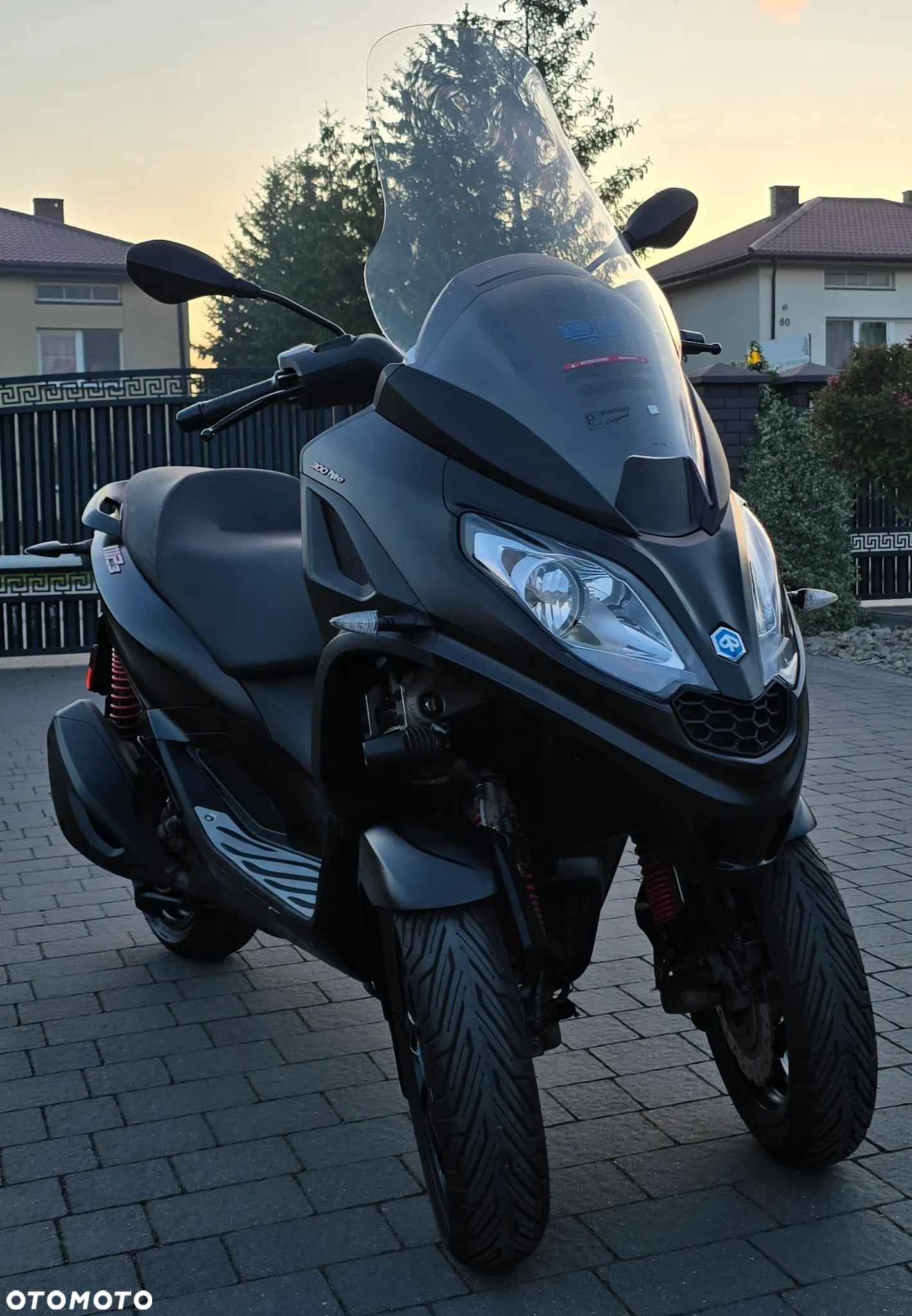 Piaggio MP-3 - 5