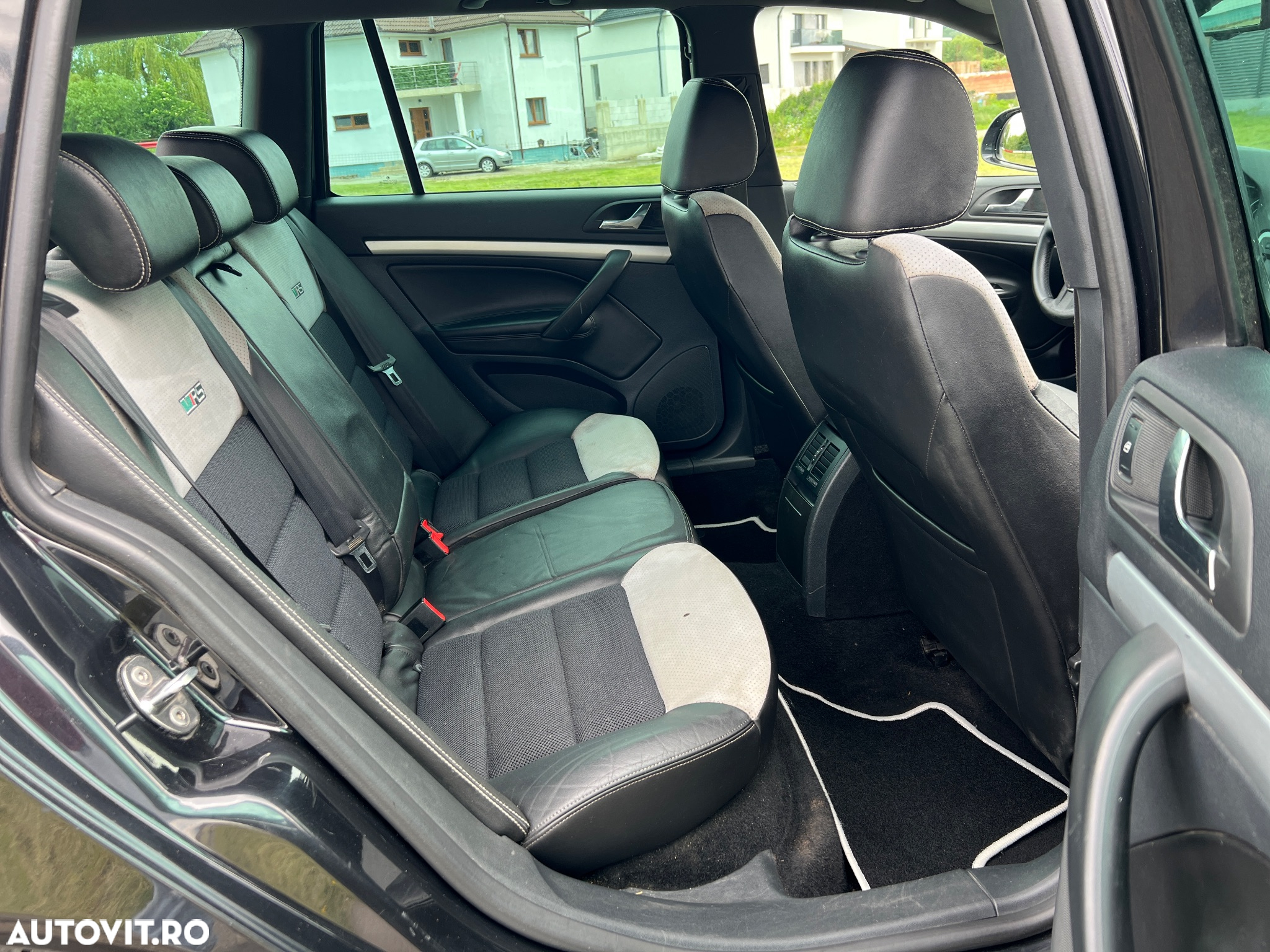 Skoda Octavia Combi 2.0 TDI RS - 11