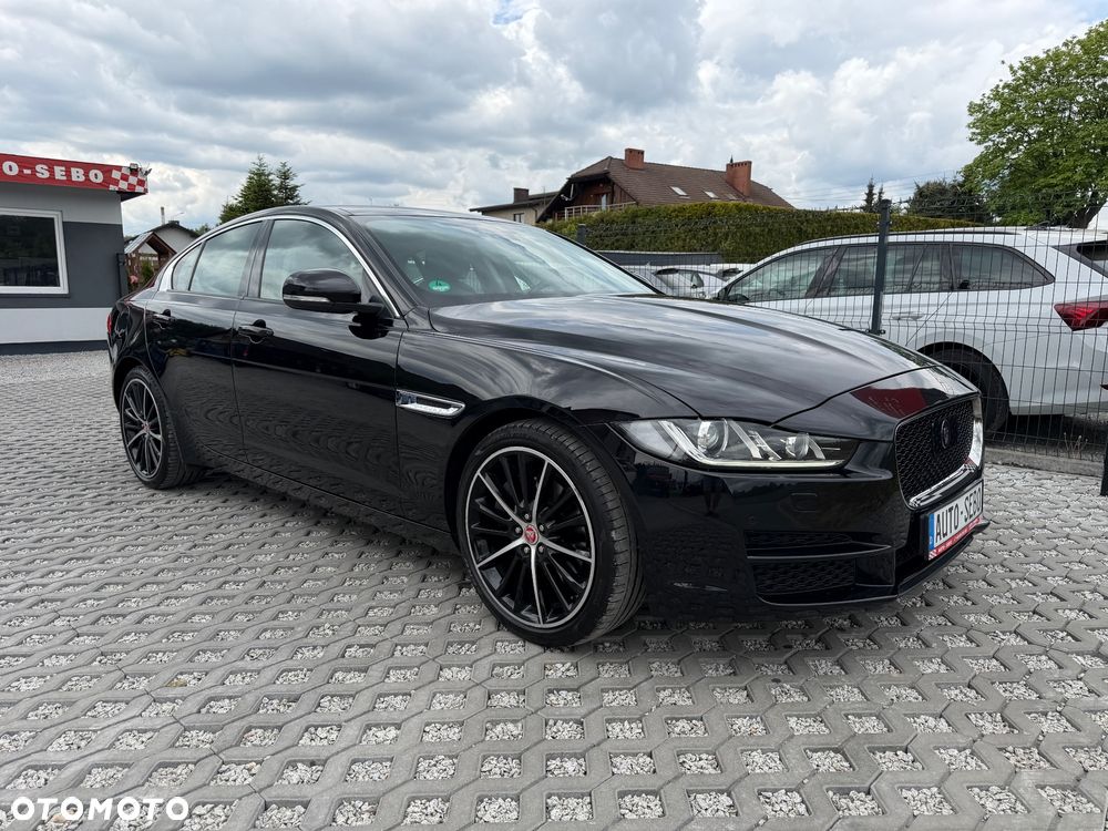 Jaguar XE 20t Prestige - 9