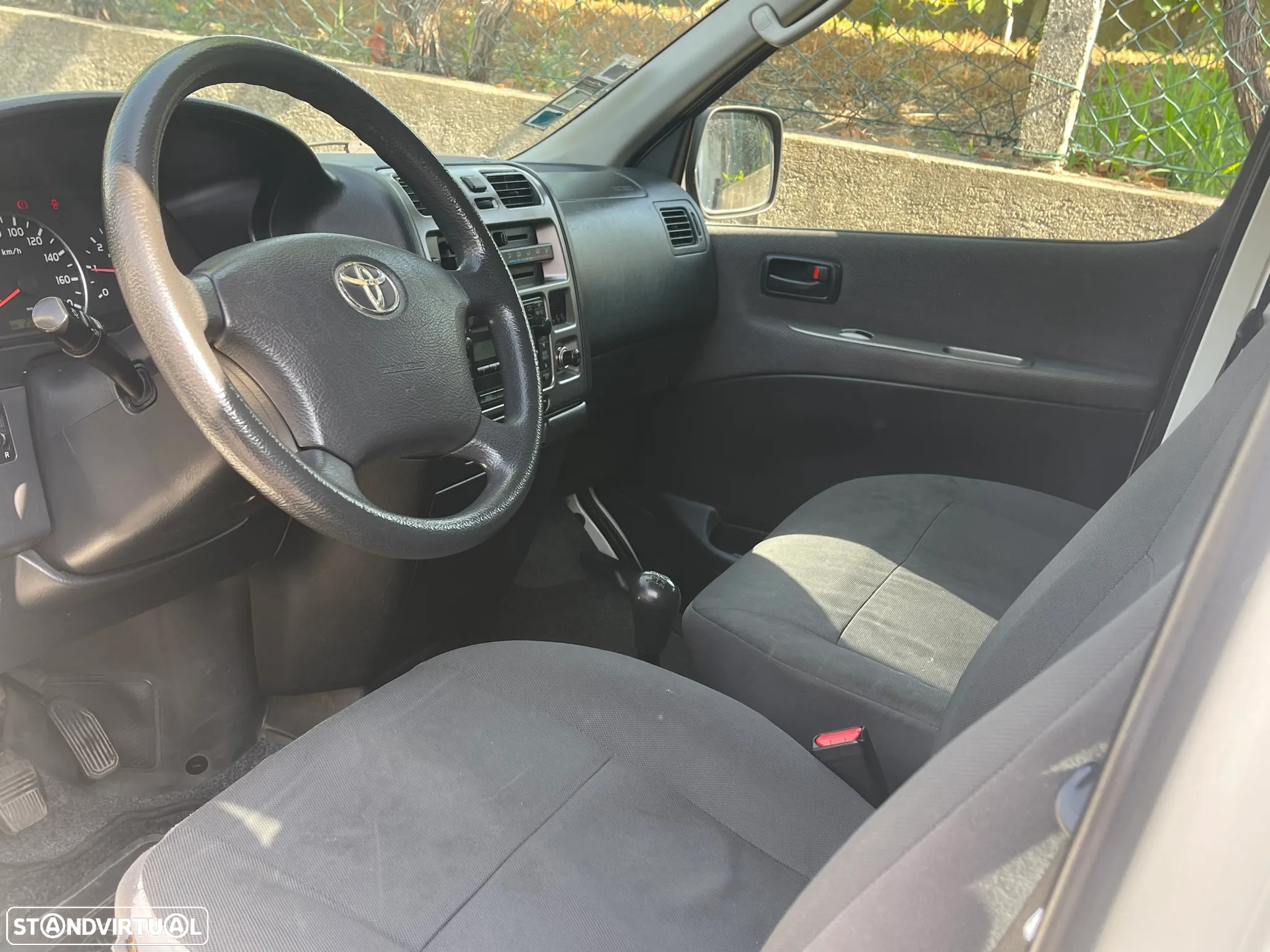 Toyota HiAce 2.5 D-4D Service 2.8T AC - 8