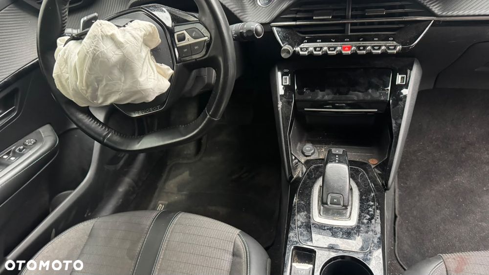 Peugeot 208 1.2 PureTech Allure S&S EAT8 - 23