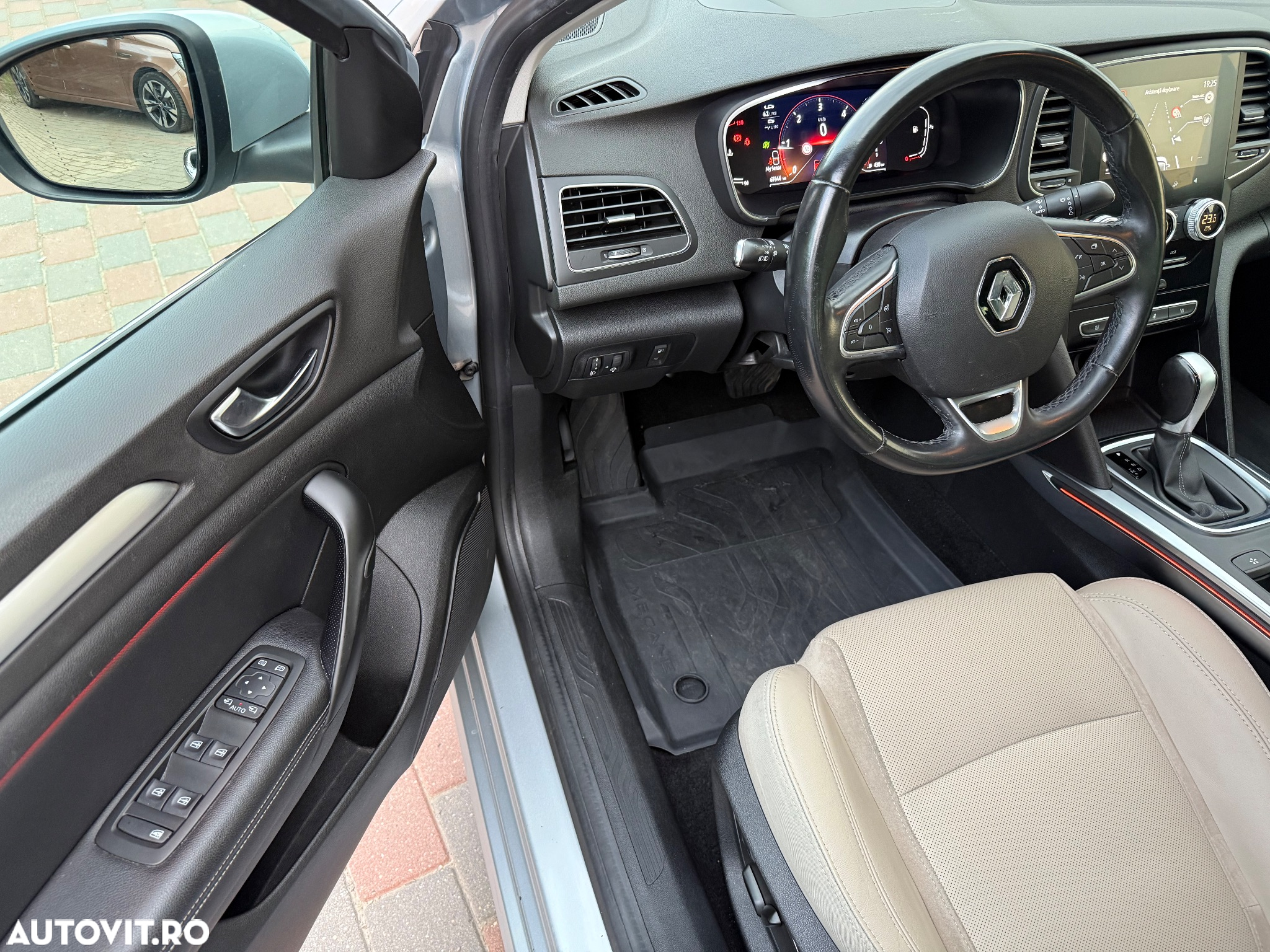 Renault Megane Blue dCi 116 EDC Intens - 14