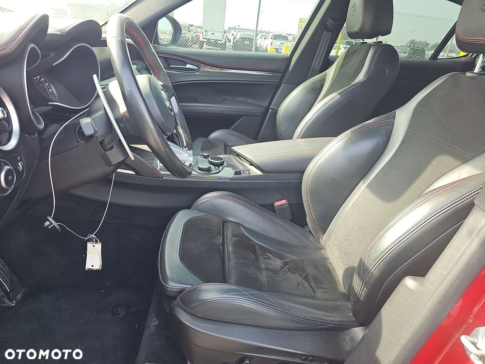 Alfa Romeo Stelvio V6 2.9 Bi-Turbo AT8-Q4 Quadrifoglio - 7