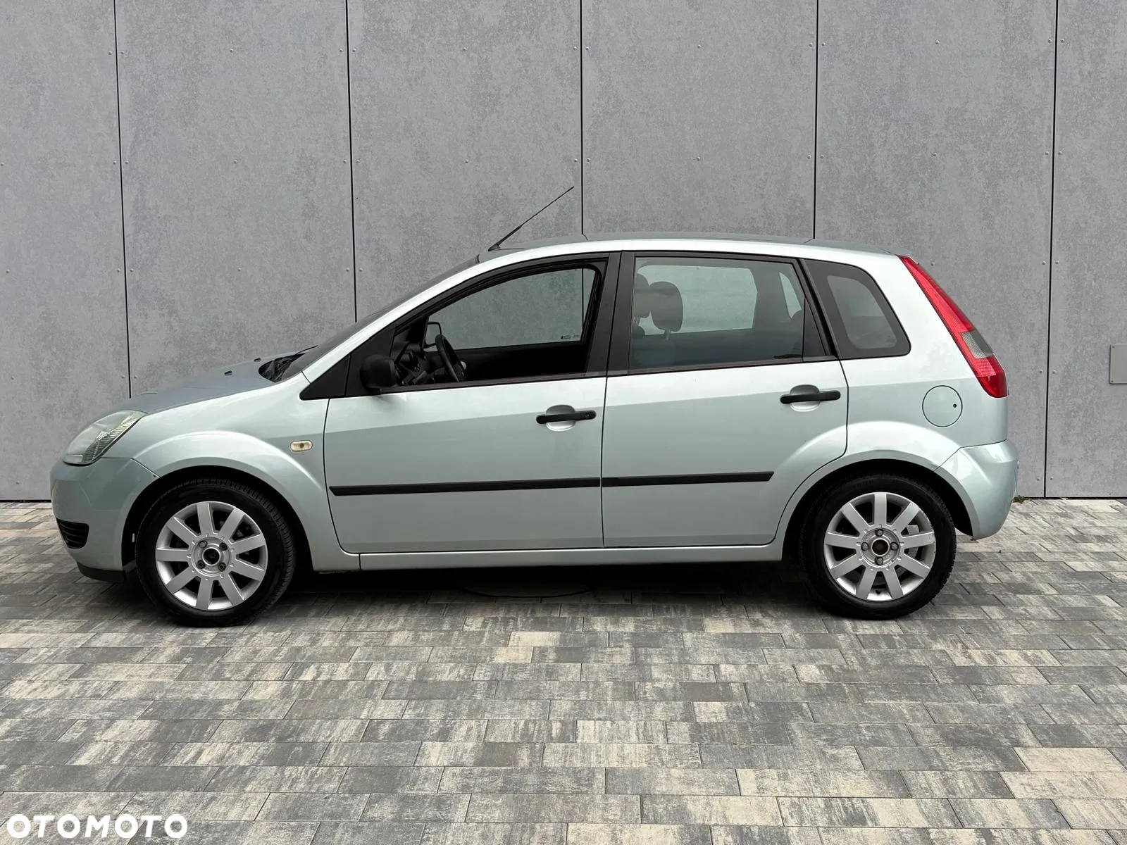 Ford Fiesta 1.3 Ghia - 14