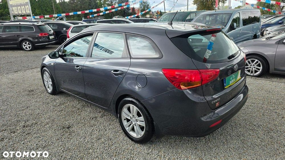 Kia Ceed - 23