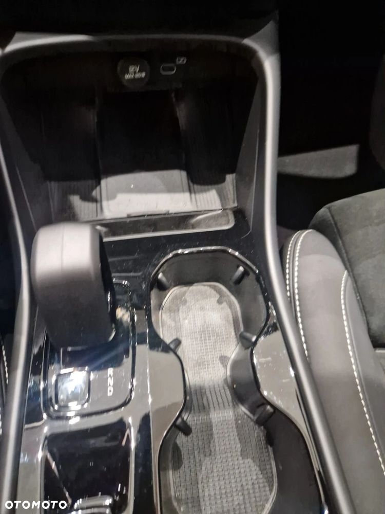 Volvo XC 40 B4 AWD Ultimate Dark - 29
