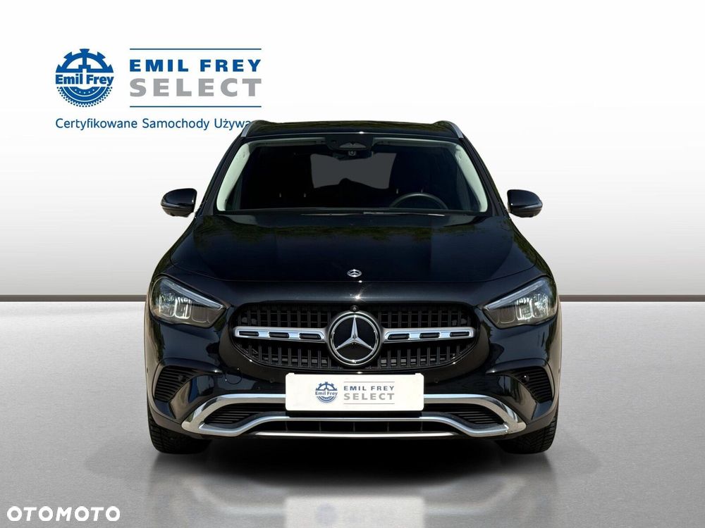 Mercedes-Benz GLA - 9