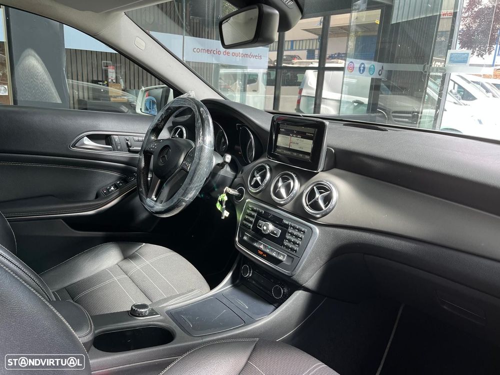 Mercedes-Benz GLA 220 CDi Urban 4-Matic - 10