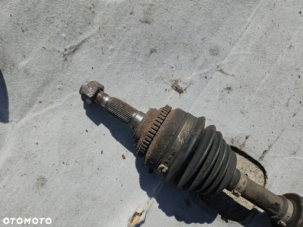 Półoś prawa przód Chevrolet Nubira Lacetti 2,0 TDCI  89kW 121KM 2008r 5-bieg manual kombi - 2