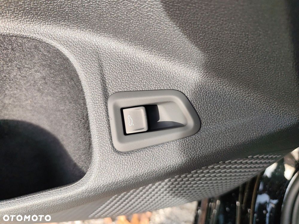 Volkswagen Golf Variant - 27