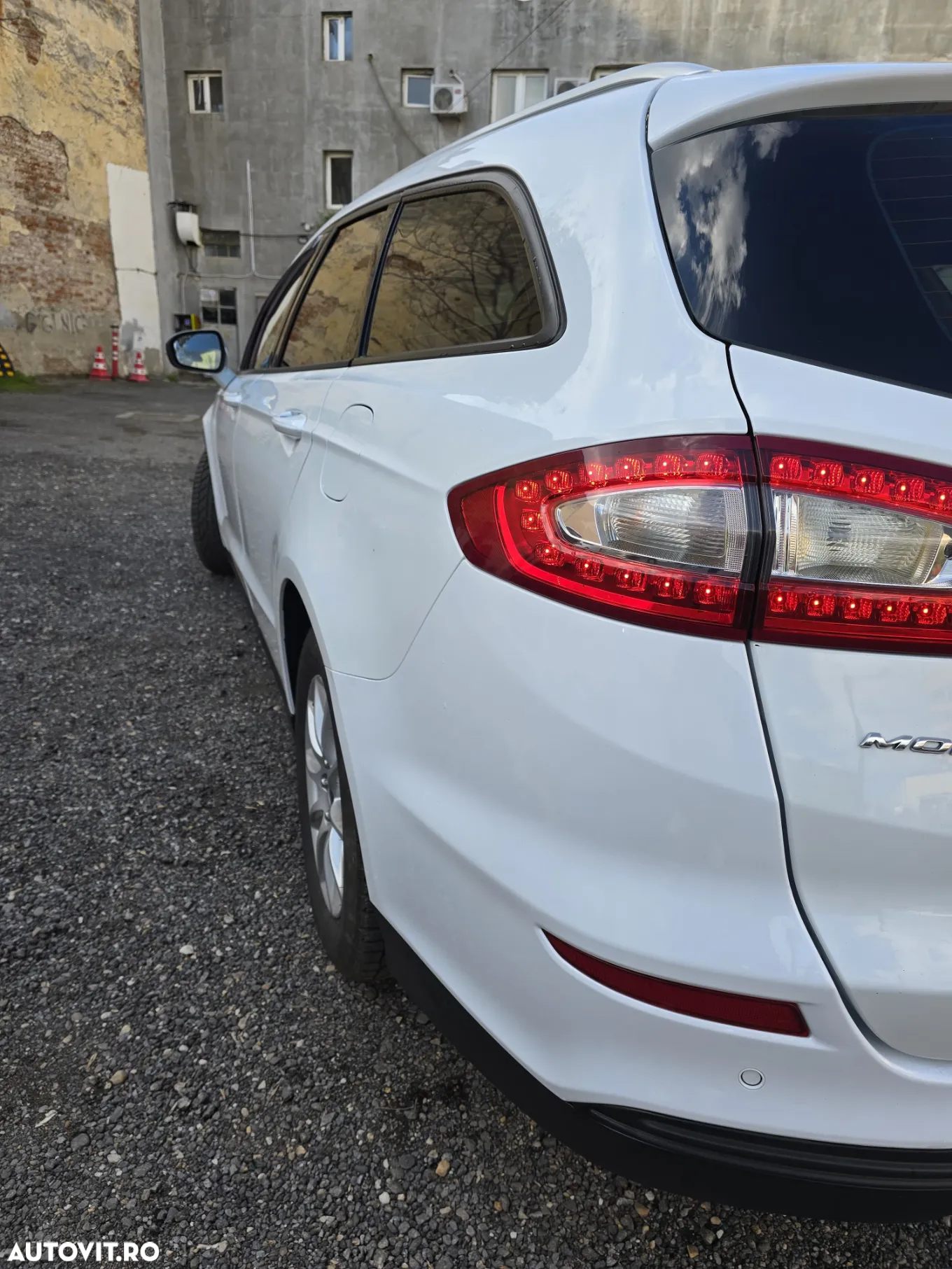 Ford Mondeo 2.0 TDCi Powershift Business - 20