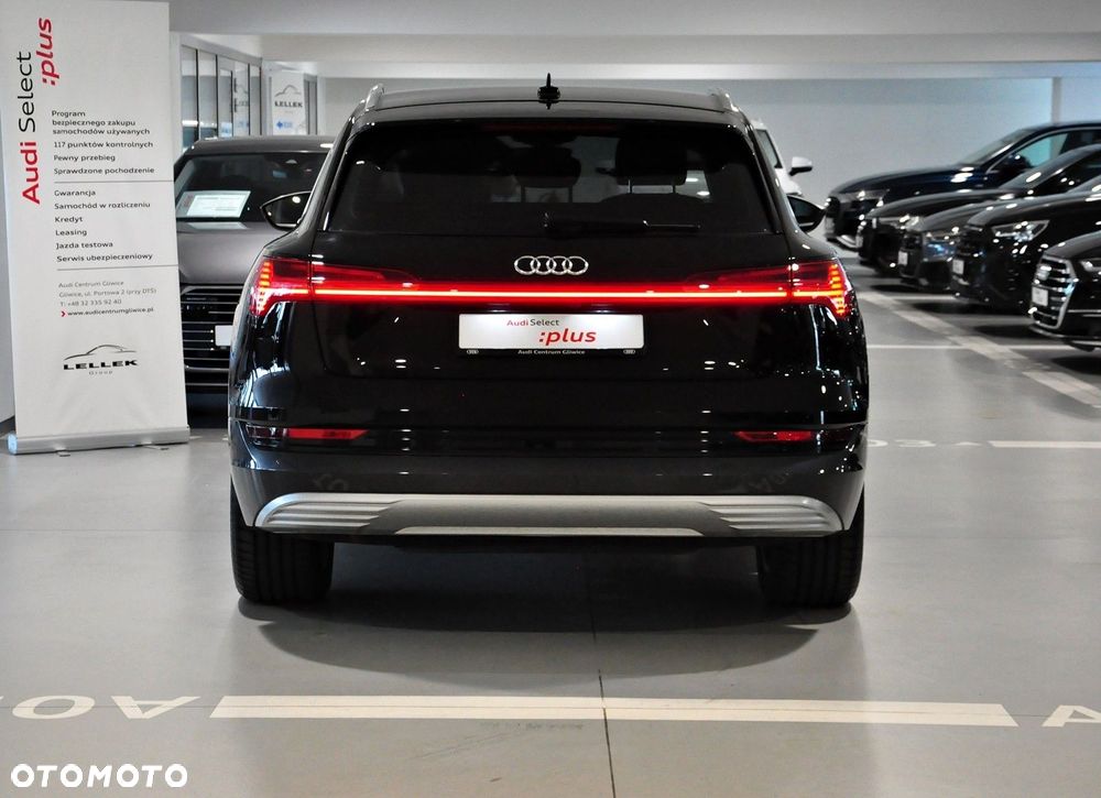 Audi e-tron - 7