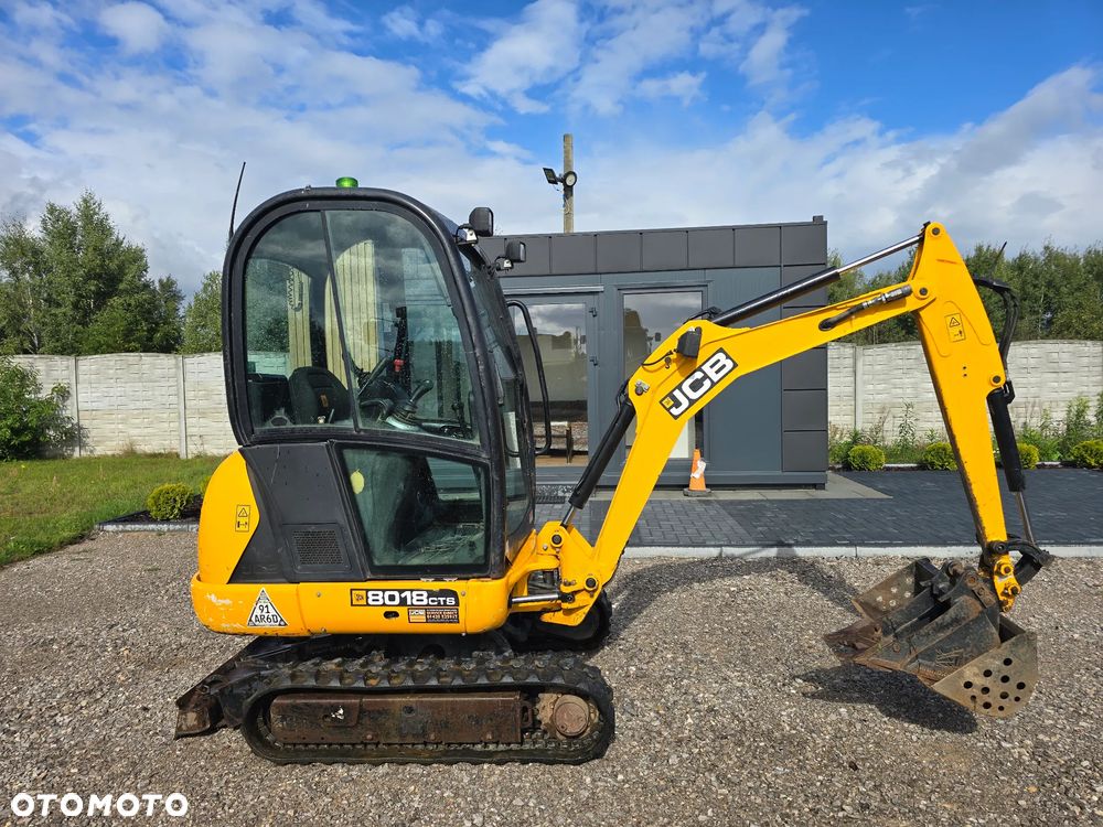 JCB - 7
