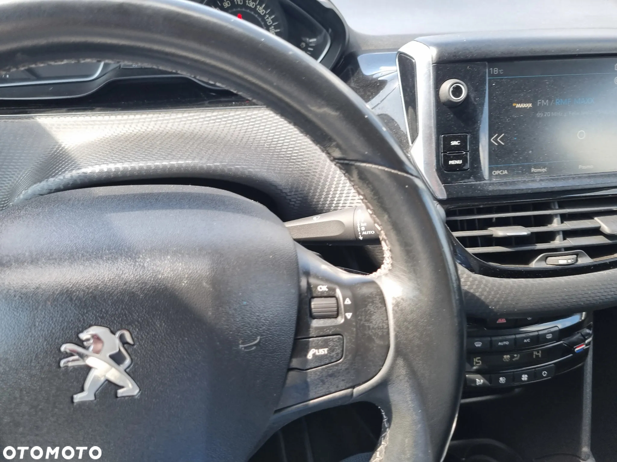 Peugeot 208 1.2 PureTech GPF Signature S&S - 16