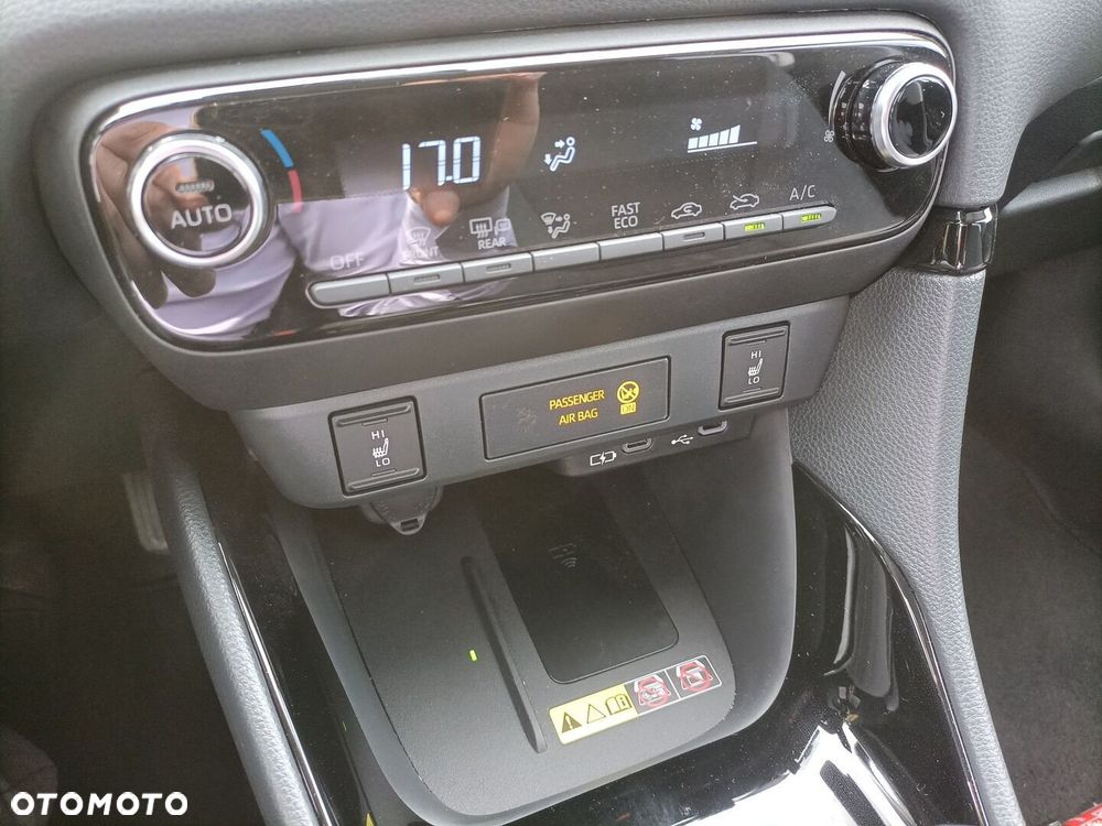 Toyota Yaris Hybrid 1.5 Style - 14
