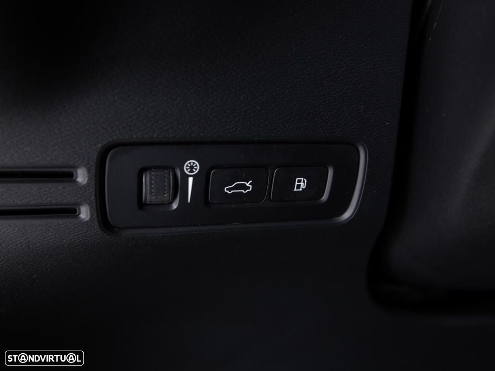 Volvo XC 40 1.5 T4 PHEV R-Design — fotografia 20