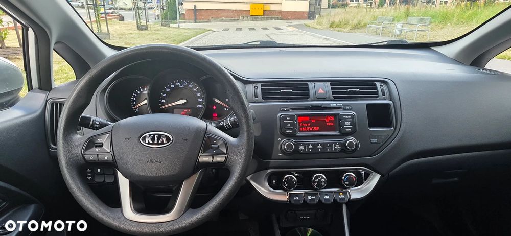 Kia Rio - 8