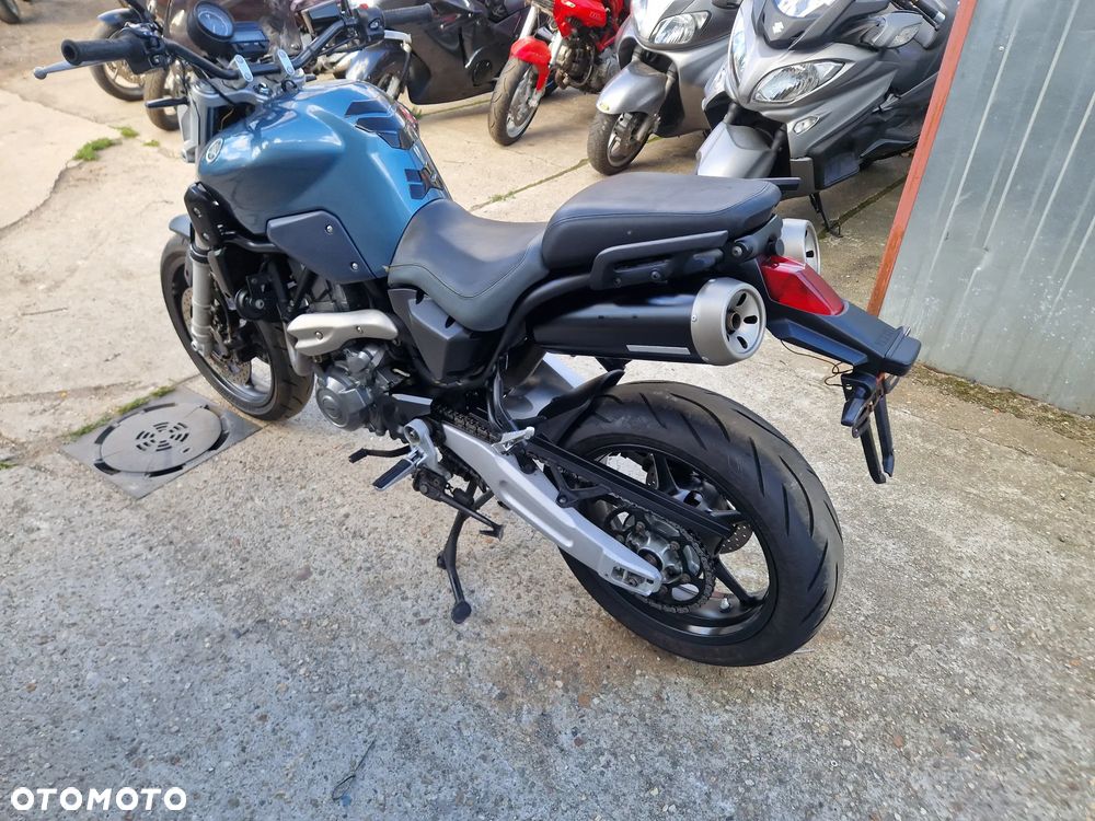 Yamaha MT - 7