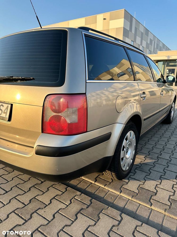 Volkswagen Passat 1.9 TDI Basis - 2