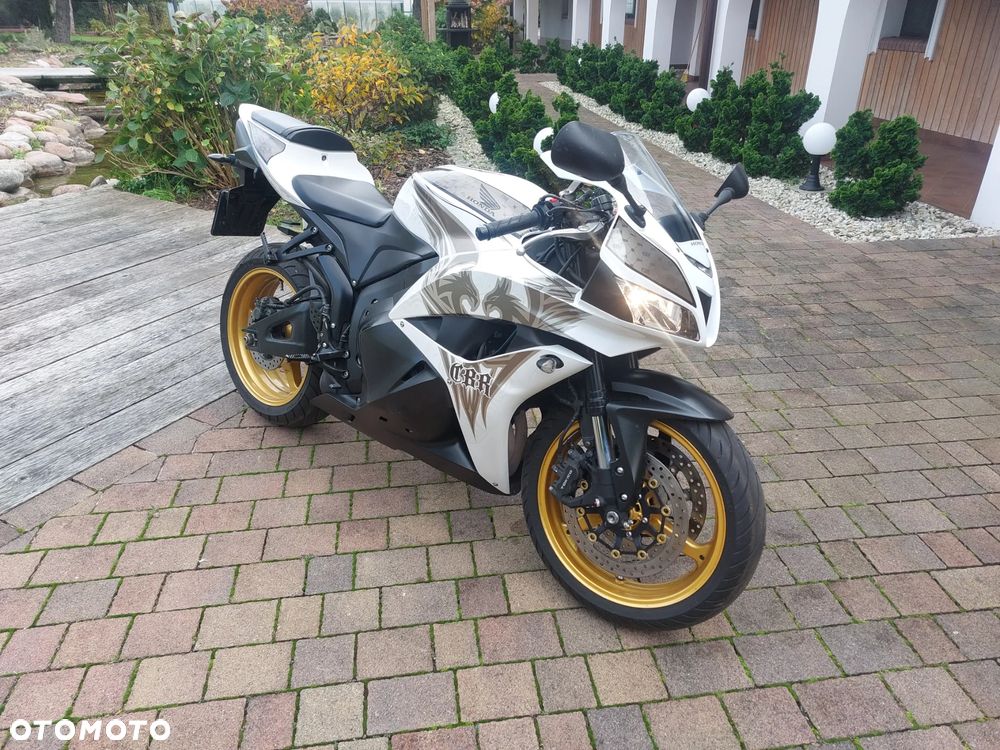 Honda CBR - 9