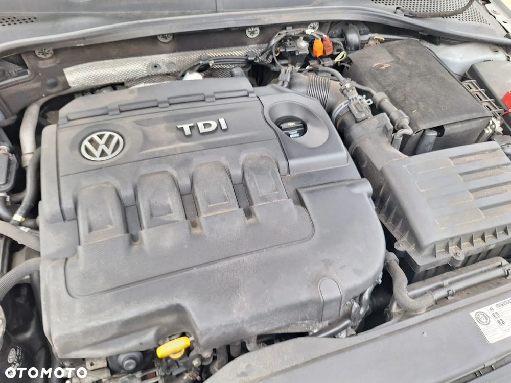 Volkswagen Golf 1.6 TDI DPF BlueMotion Technology Style - 34