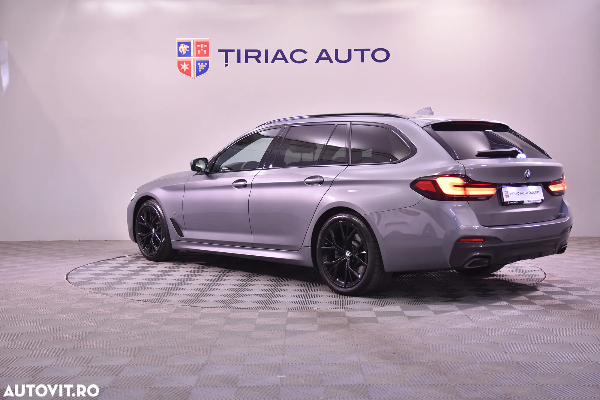 BMW Seria 5 520d Touring Aut. M Sport Edition - 3