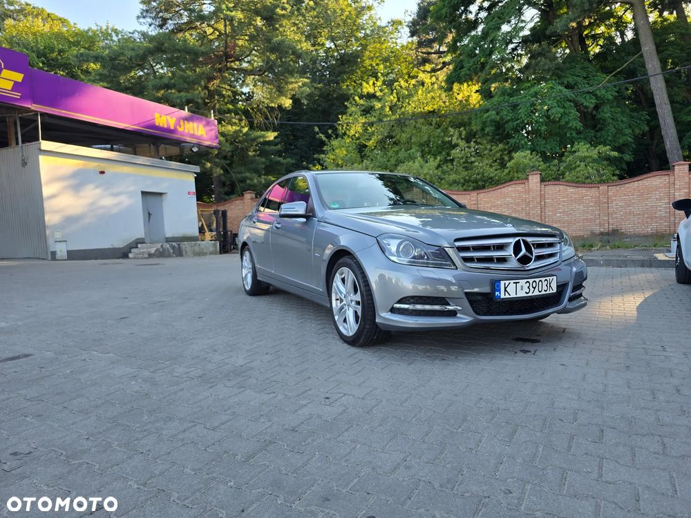 Mercedes-Benz Klasa C 180 CGI BlueEff Avantgarde - 9