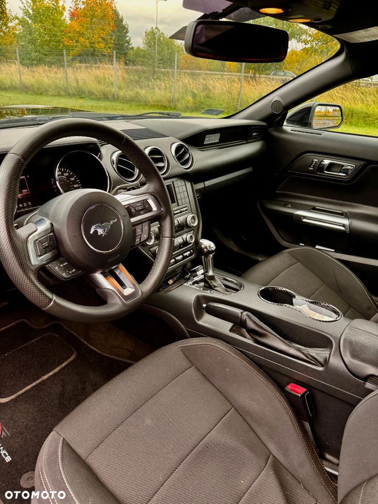 Ford Mustang - 21