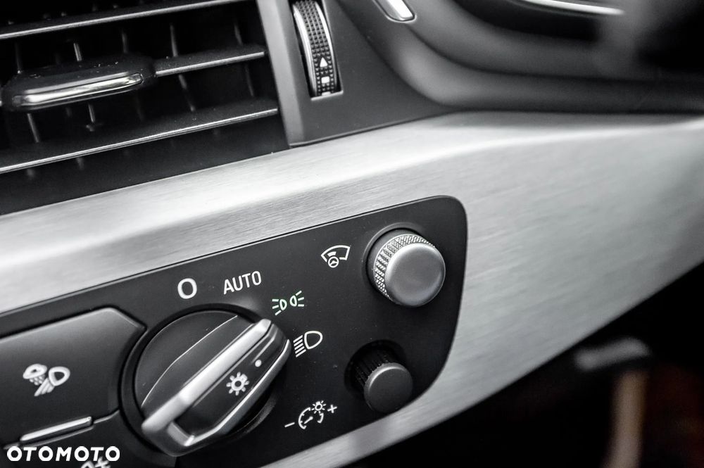 Audi A4 Avant 40 TDI quattro S tronic advanced - 30