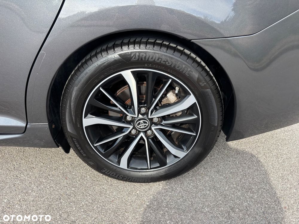 Toyota Avensis 1.8 Premium - 15