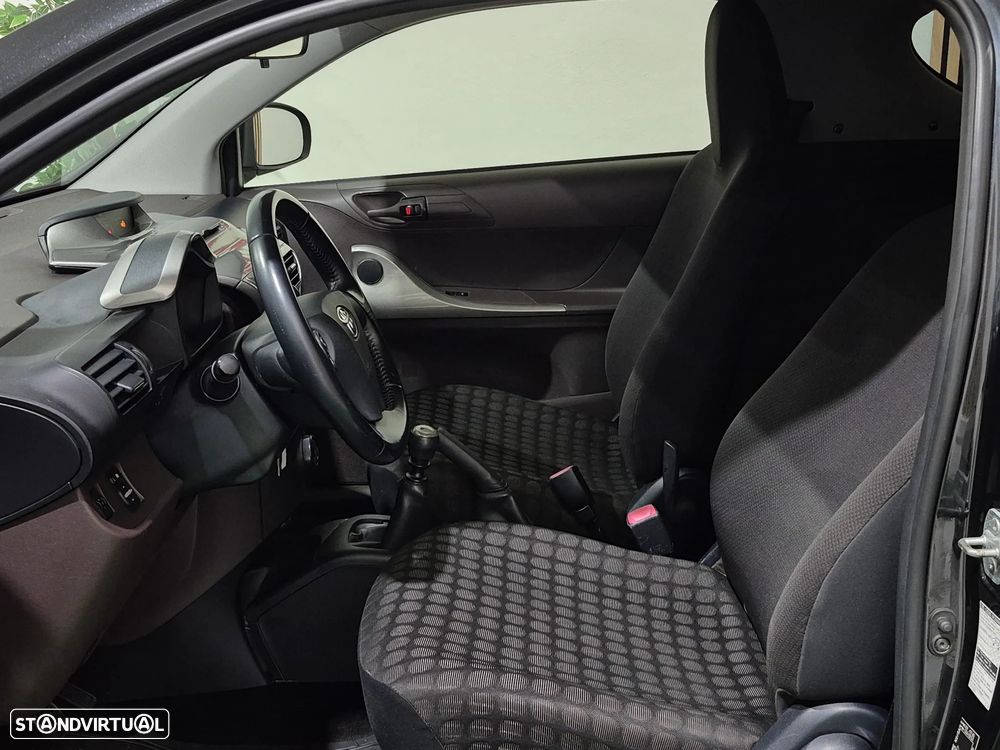 Toyota iQ 1.0 VVT-i - 12