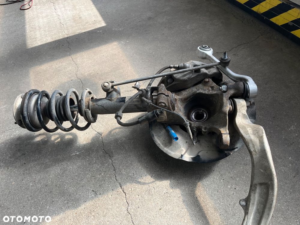 BMW E60 Xdrive Prawa zwrotnica z wahaczami i amortyzatorem - 2