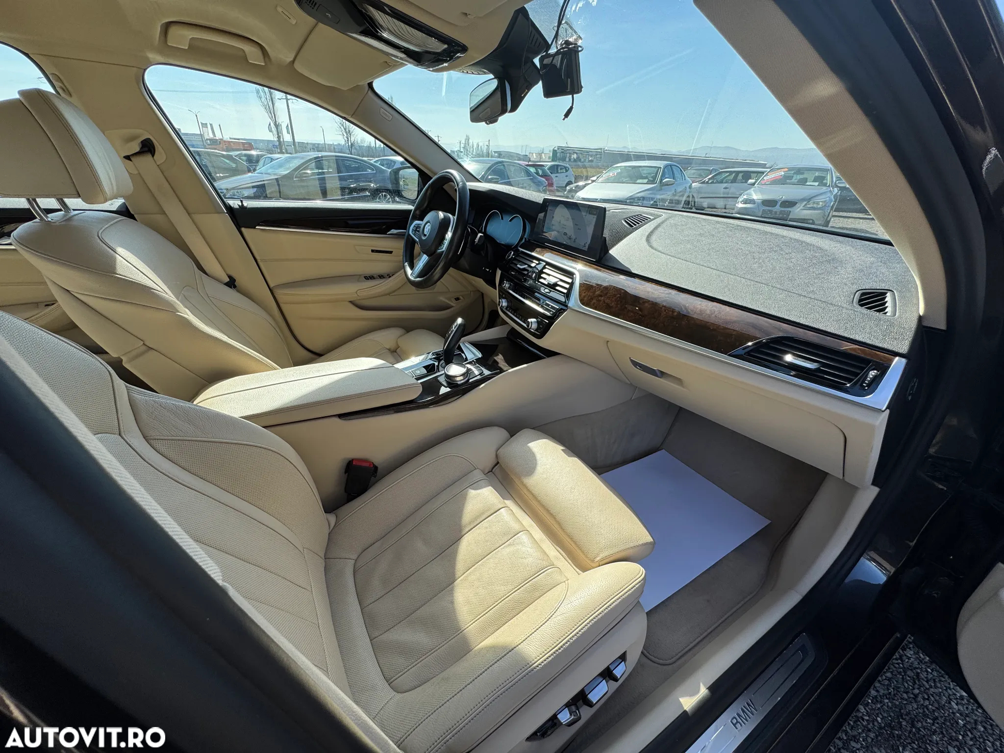 BMW Seria 5 520d xDrive AT - 22