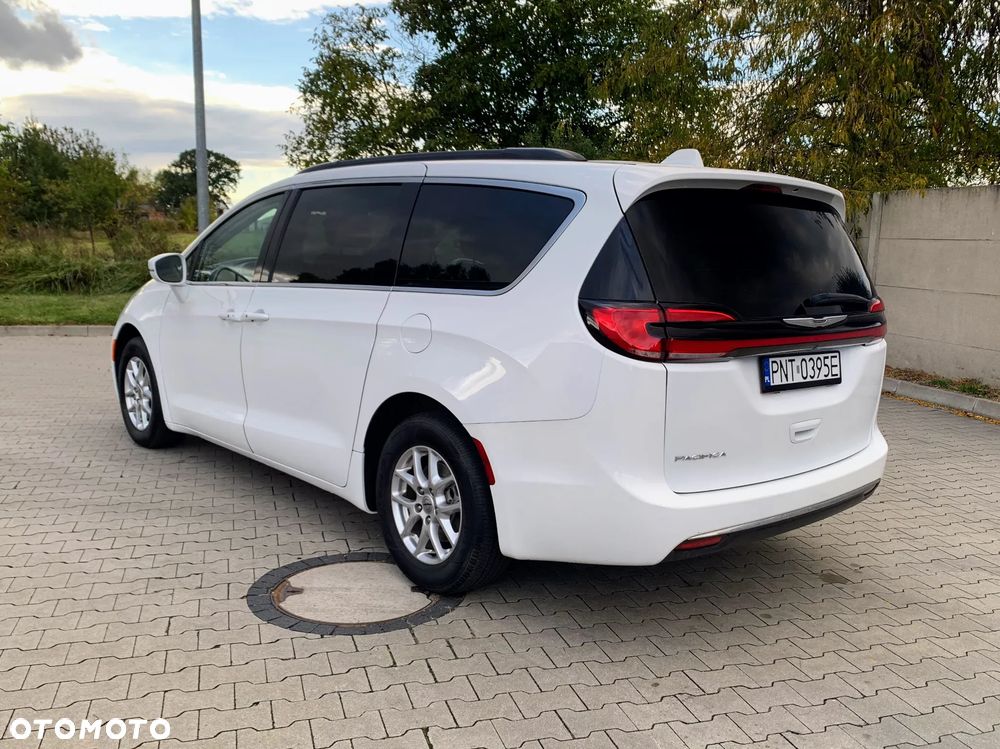 Chrysler Pacifica - 4