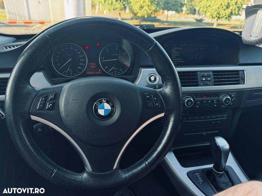BMW Seria 3 320d Aut. xDrive Advantage - 13