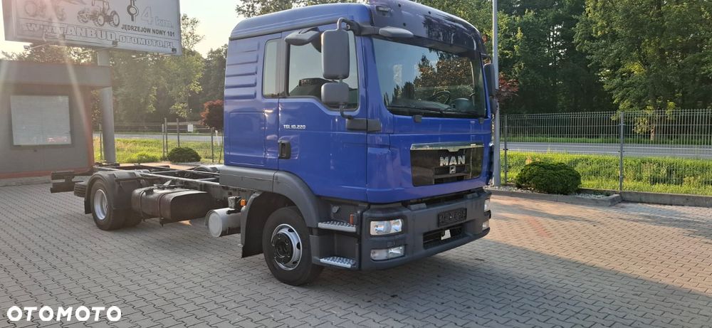 MAN TGL 10.220 - 2
