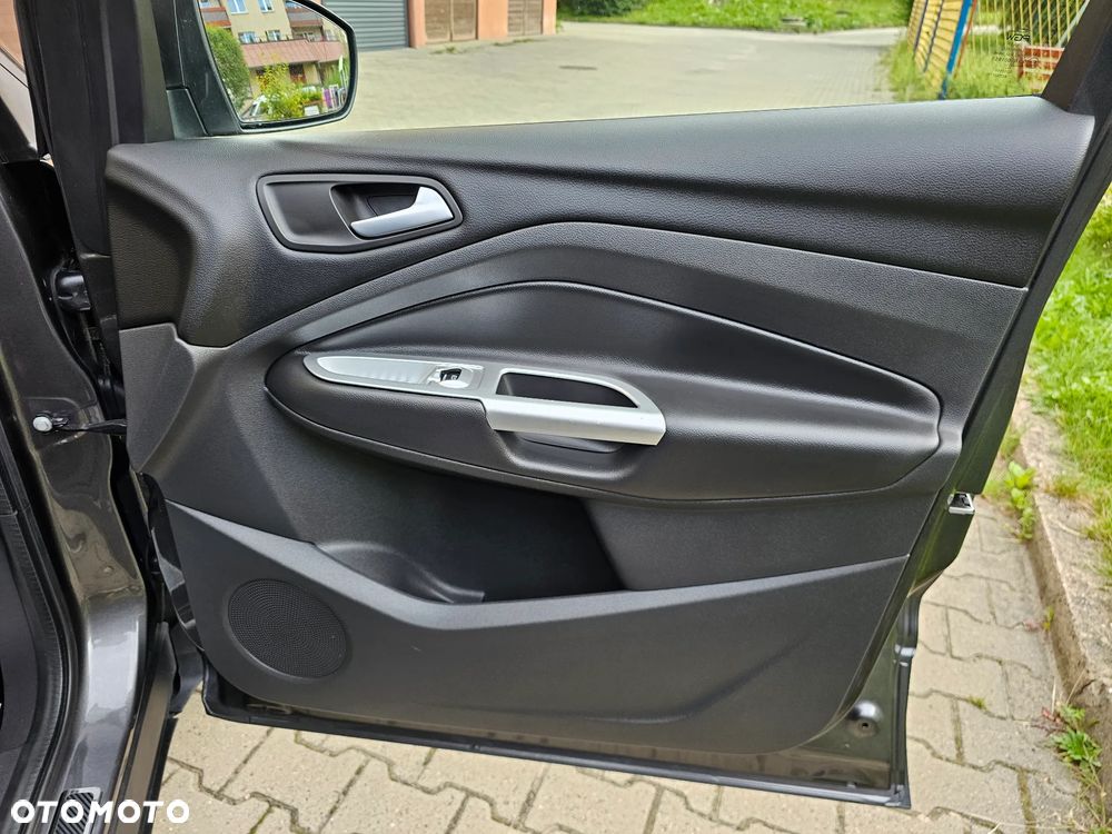 Ford Kuga - 23