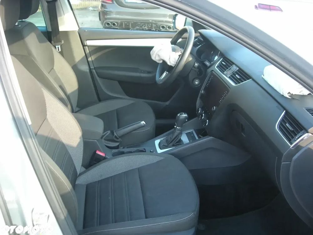Skoda Octavia Combi 1.5 TSI ACT DSG Style - 20