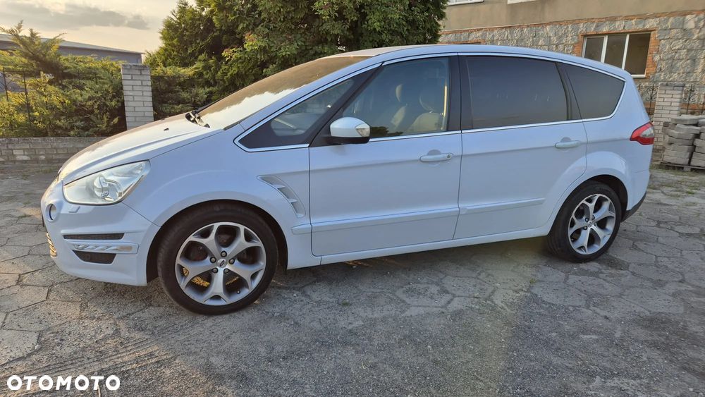 Ford S-Max - 32