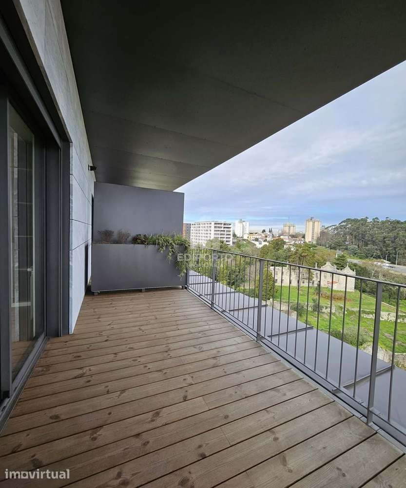 T1 PENTHOUSE com terraço, garagem e arrumos em zona nobre - ANTAS - Grande imagem: 4/20