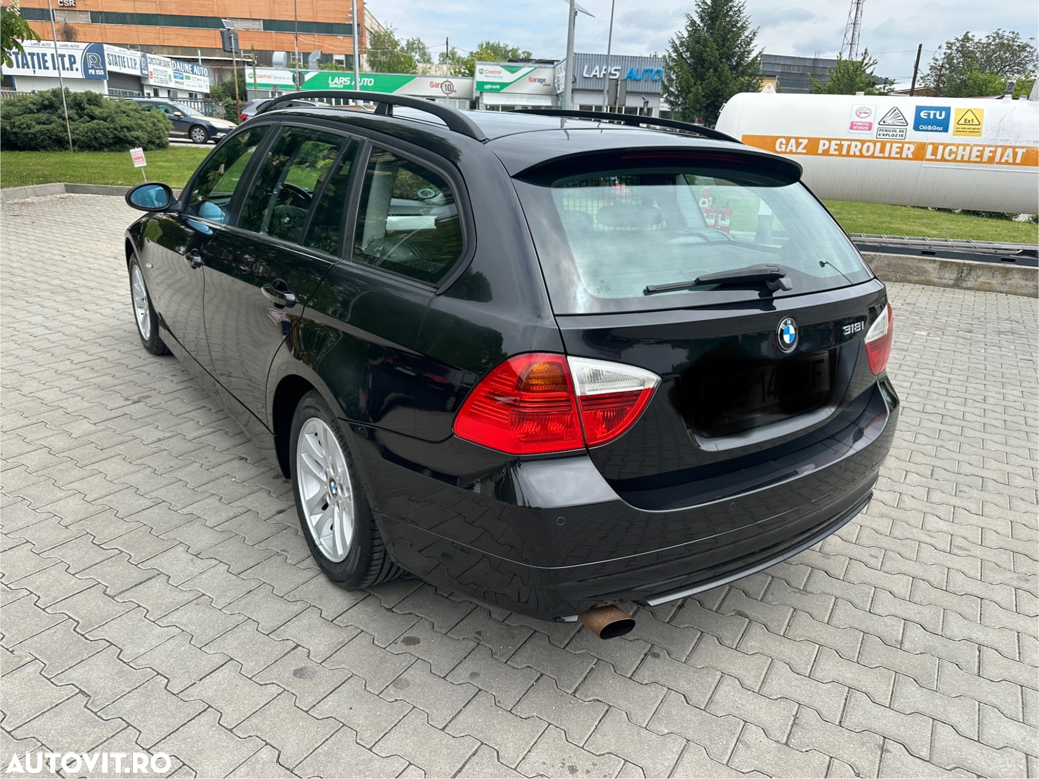 BMW Seria 3 318i Touring - 4