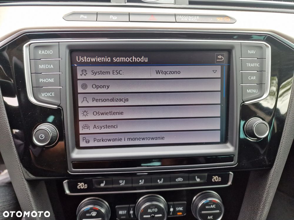 Volkswagen Passat - 12